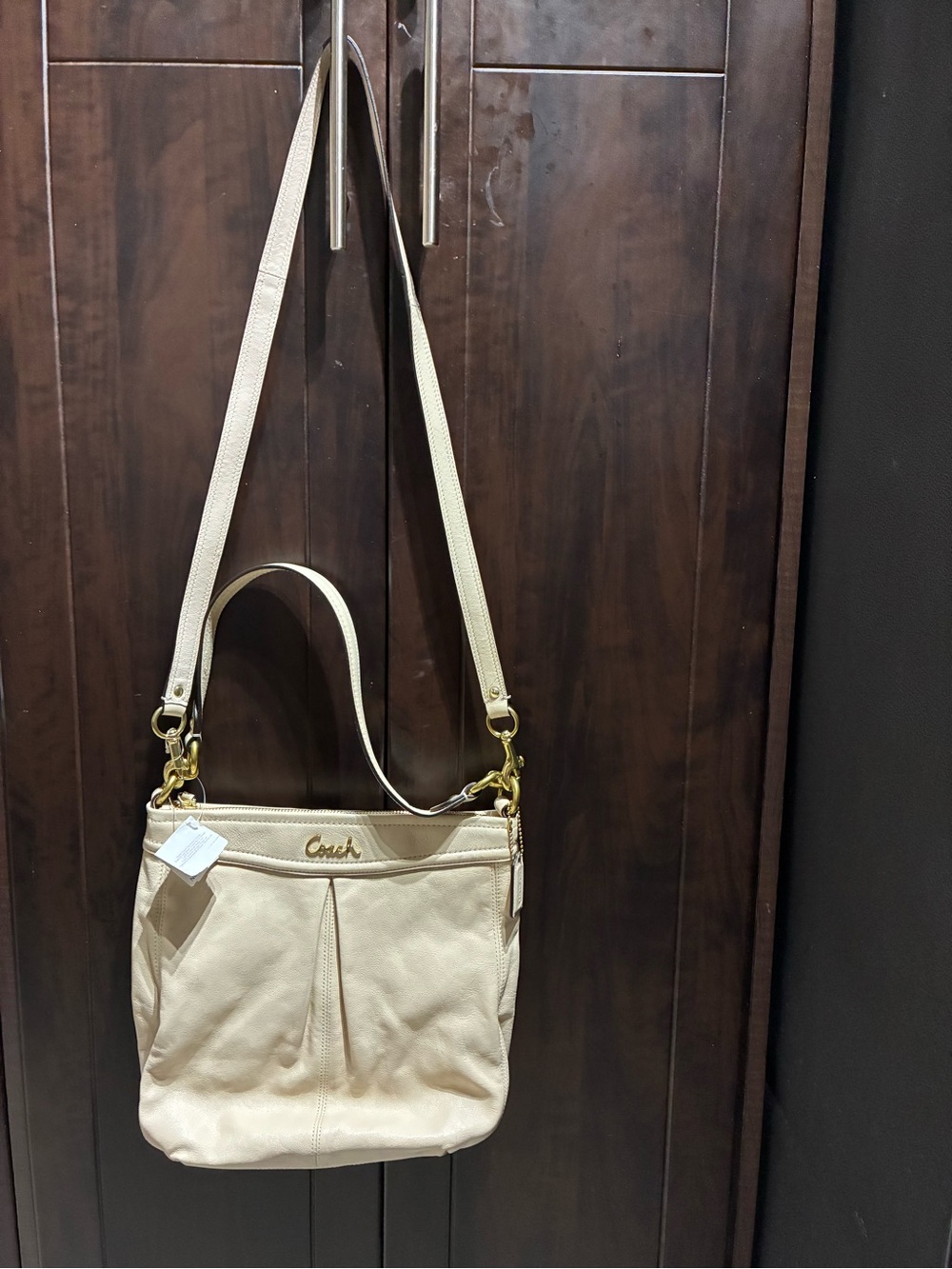 BNWT Coach Cream Pebbled Leather Shoulder Crossbody